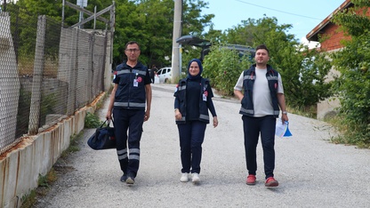 Uşak'ta sağlık çalışanları her ay 2 bin hastanın evine misafir oluyor