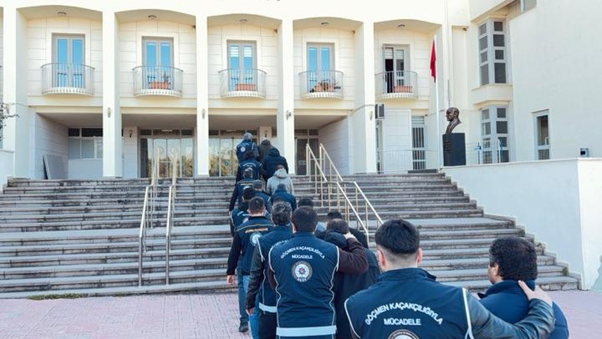Bodrum'da göçmen kaçakçılığı yaptıkları iddiasıyla gözaltına alınan 9 zanlı tutuklandı