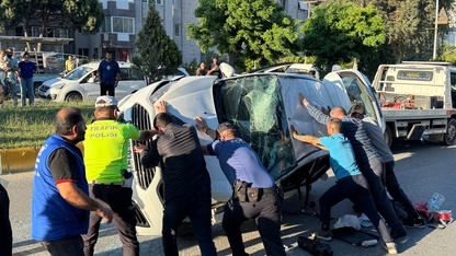 Aydın'da ciple otomobil çarpıştı 5 kişi yaralandı