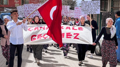 Domaniç'te öğrenciler Çanakkale ruhu için yürüdü