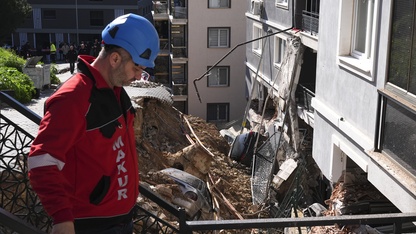 İzmir'de yağış sonrası çöken istinat duvarının müteahhidi gözaltına alındı