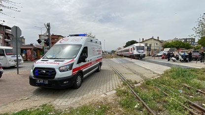 Aydın'da hemzemin geçitte bayılan kişi nedeniyle tren seferinde gecikme yaşandı