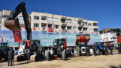 CHP Genel Başkan Yardımcısı Zeybek, Marmaris'te açılışlara katıldı