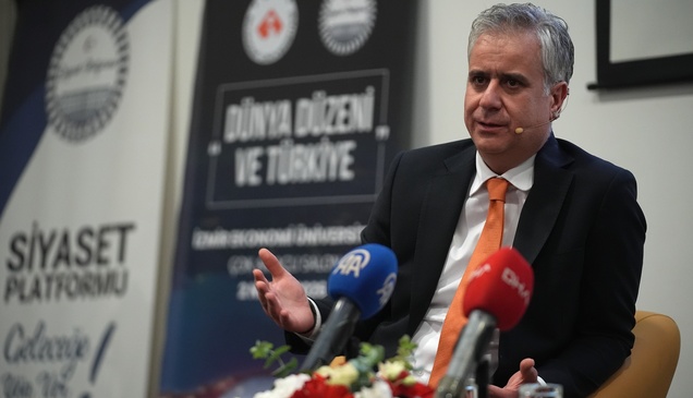 AK Parti Genel Başkan Yardımcısı Yalçın, İzmir'de öğrencilerle buluştu: