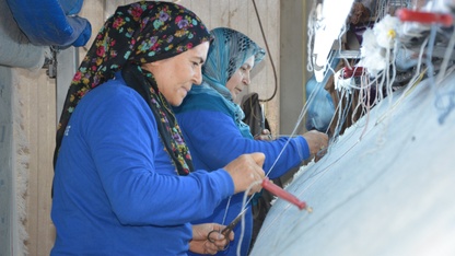 Manisa'nın Demirci ilçesinde dokunan halılar dünya pazarında ilgi görüyor