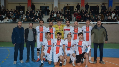 Demirci'de futsal turnuvası başladı