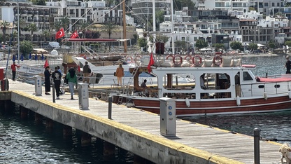 Bodrum'un guletleri misafirlerini mavi yolculuğa çıkarıyor
