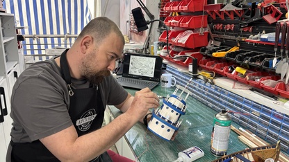 Denizcilik mirasını "minyatür tersanesi"nde geleceğe taşıyor