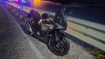 Manisa'da bariyere çarpan motosikletteki gençlerden biri öldü, biri yaralandı