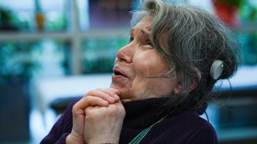 İzmirli kadın 10 yıl sonra yeniden duymaya başladı