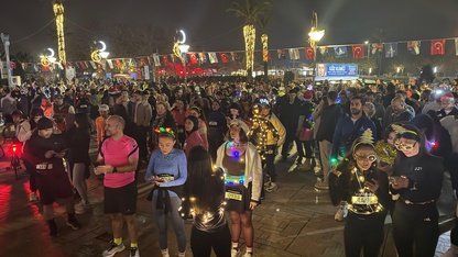 İzmir'de "en uzun gece" koşusu düzenlendi