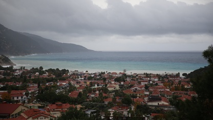 Fethiye'de sağanak sonrası Ölüdeniz'in rengi değişti