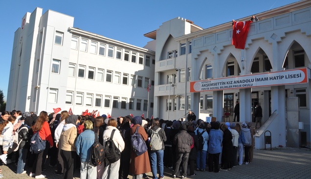 Kahramanmaraş'ta okul saldırısında hayatını kaybeden öğretmen ile öğrenciler Kütahya’da anıldı