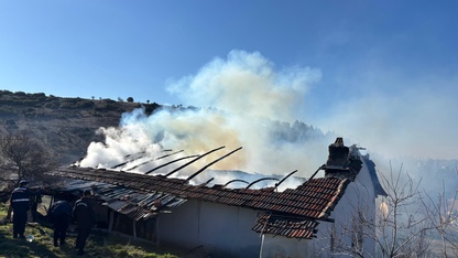 Uşak'ta evde çıkan yangında 87 yaşındaki kişi öldü