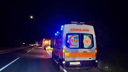 Uşak'ta şarampole devrilen otomobildeki 1 kişi öldü, 2 kişi yaralandı