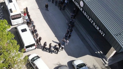 Afyonkarahisar merkezli dolandırıcılık operasyonunda yakalanan 25 zanlı tutuklandı