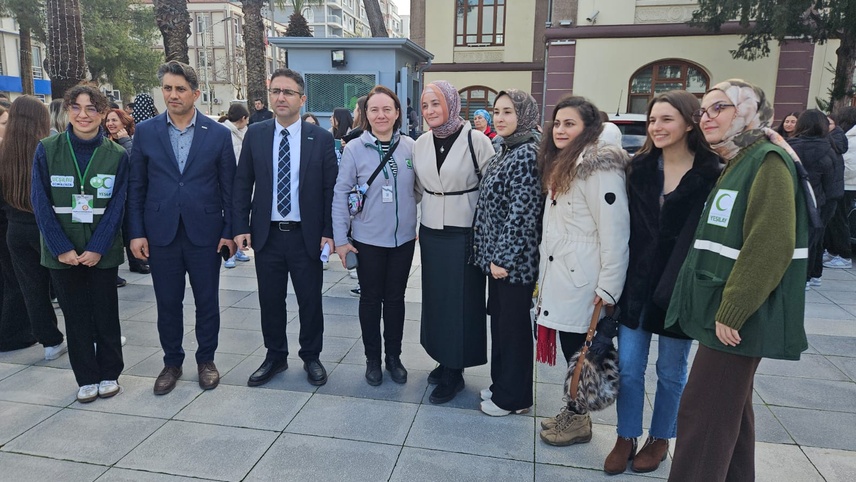 Manisa'da Yeşilay'dan sigarayla mücadele için farkındalık yürüyüşü