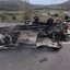 Afyonkarahisar'da bariyerlere çarpan otomobildeki 1 kişi öldü, 1 kişi yaralandı