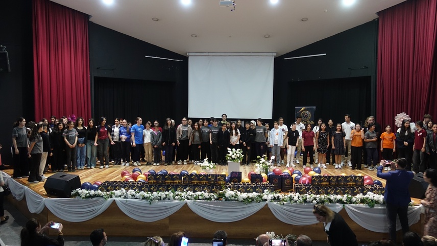 Buca'da "Geleceğe Yolculuk: Hayalimdeki Dünya" yarışmalarının ödülleri sahiplerini buldu