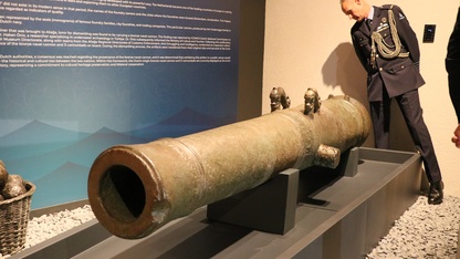 Gemi sökümünde ele geçirilen bronz gemi topu ve gülleleri İzmir'de görücüye çıktı