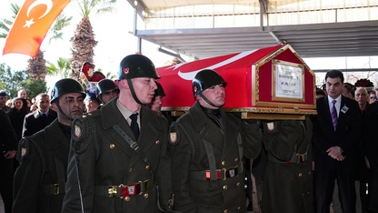 Balıkesir'de F-16 uçağının kaza kırıma uğraması sonucu şehit olan pilot İzmir'de defnedildi