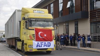 Kütahya'dan Bosna Hersek'e 60 konteyner gönderildi