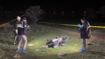 Uşak'ta devrilen motosikletin sürücüsü öldü