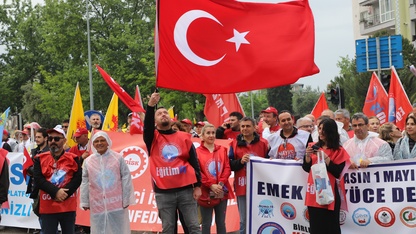 İzmir ve çevre illerde 1 Mayıs Emek ve Dayanışma Günü kutlandı