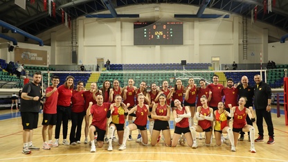 Göztepe'de voleybol altyapı takımları Türkiye şampiyonası bileti aldı
