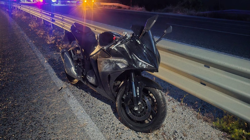 Manisa'da bariyere çarpan motosikletteki gençlerden biri öldü, biri yaralandı