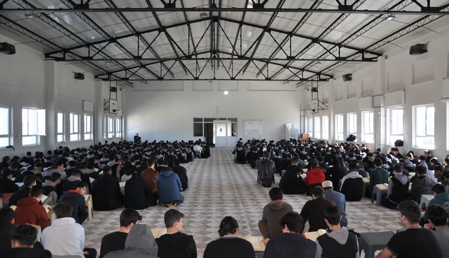 Kütahya'da öğrenciler mukabele programı düzenliyor