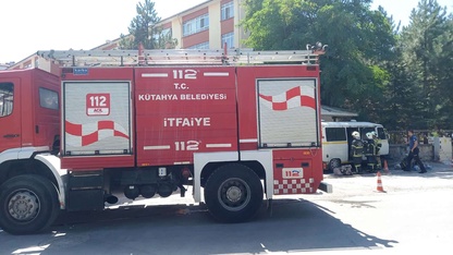 Kütahya'da minibüste çıkan yangın söndürüldü