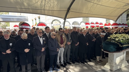 İzmir'de yaşamını yitiren iş insanı Öner Akgerman son yolculuğuna uğurlandı