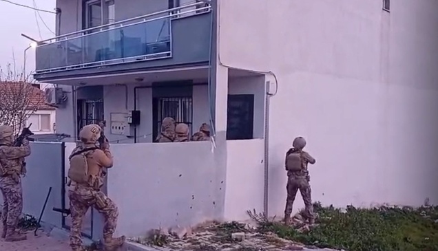 İzmir'de silahlı saldırı şüphelisi 2 kişi tutuklandı