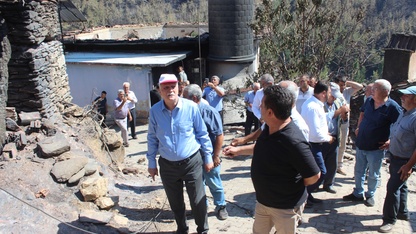 TZOB Başkanı Bayraktar, İzmir'de yangın bölgesinde incelemelerde bulundu