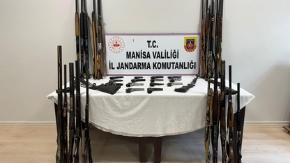 Manisa'da narkotik ve kaçakçılık operasyonunda yakalanan 10 şüpheli tutuklandı