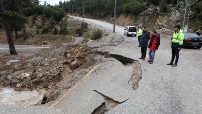Denizli'de sağanak sonucu dereler taştı