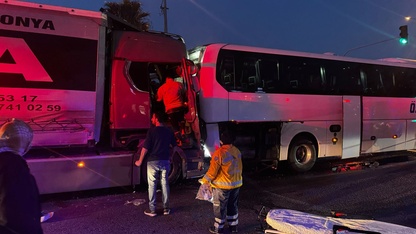 Manisa'da zincirleme trafik kazasında 1 kişi öldü, 7 kişi yaralandı