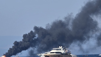 Bodrum açıklarında demirli motoryatta yangın çıktı