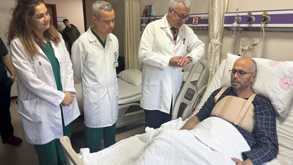 İzmirli hasta, kalbinin tüm dokusuna 20 doktorun 11 saatlik müdahalesiyle iyileşti