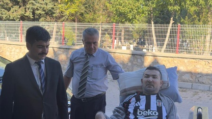 Afyonkarahisar'da engeli gencin hayatını kolaylaştırmak için evine rampa yaptırdı