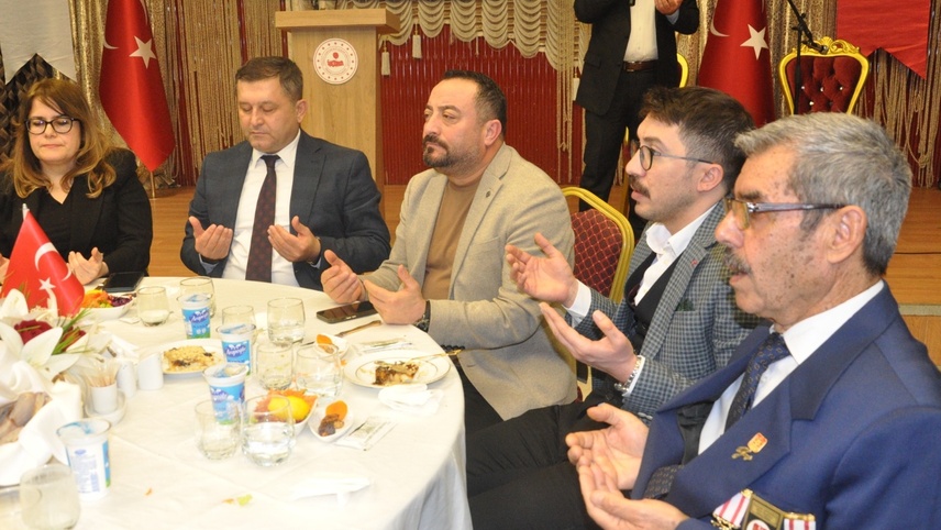 Ödemiş'te şehit aileleri ve gaziler iftarda buluştu