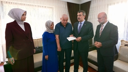 Milli Eğitim Bakanı Tekin, Afyonkarahisar'da ziyaretlerde bulundu