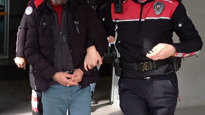 Manisa'da ayrı yaşadığı eşi tarafından tabancayla vurulan kadın öldü
