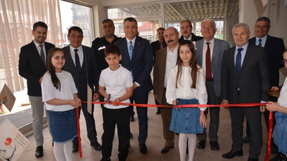 Banaz'da iklim değişikliğini anlatan şiirlerden sergi açıldı