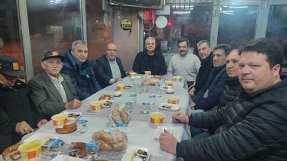 İzmir'de kahvehanede sahur geleneği 9 yıldır sürdürülüyor