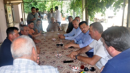 AK Parti'li Dağ, İzmir'de yangın bölgesinde incelemelerde bulundu