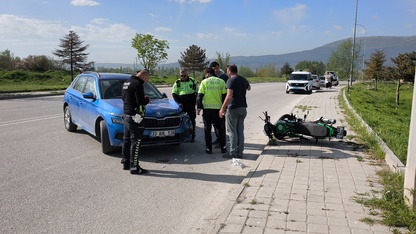 Kütahya’da otomobil ile motosiklet çarpıştı: 2 yaralı