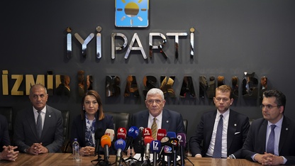 İYİ Parti Genel Başkanı Dervişoğlu, İzmir'de basın toplantısı düzenledi