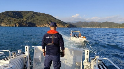 Fethiye açıklarında sürüklenen teknedeki kişi kurtarıldı